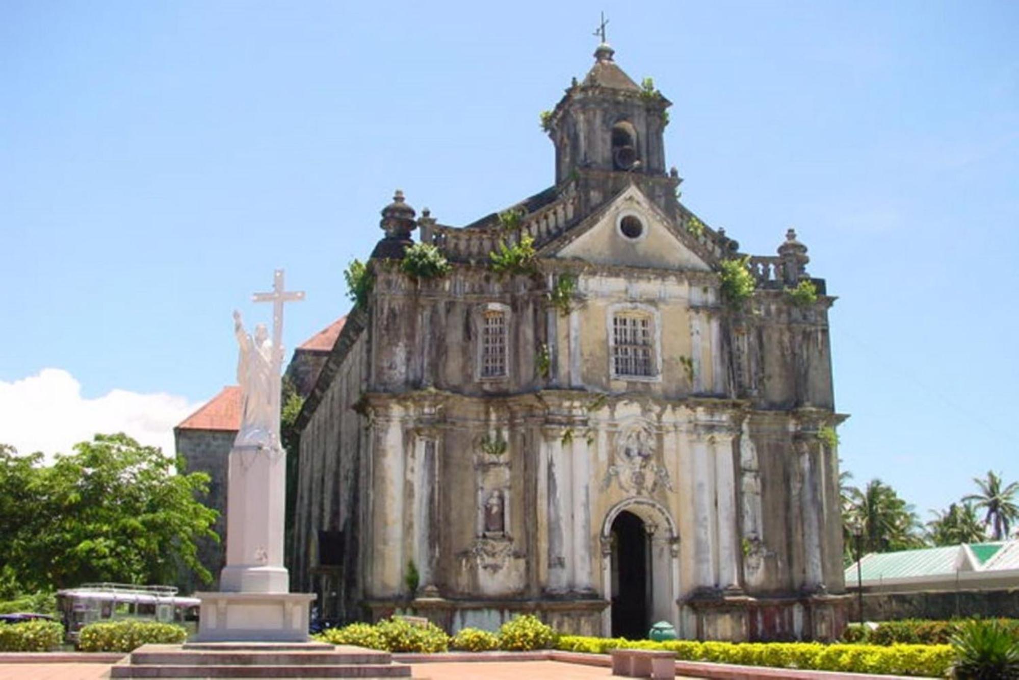 Reddoorz Near Colgante Bridge Naga City Exterior foto
